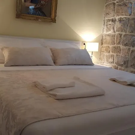 Valentino Pensión 3*